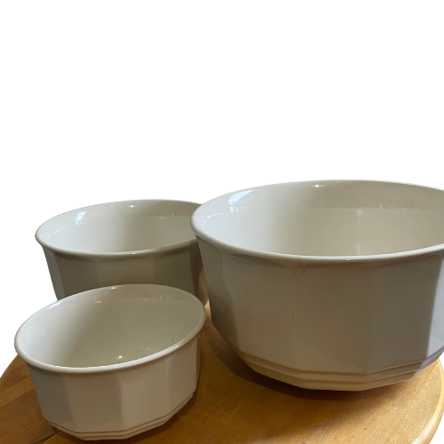 White ceramic nesting mixing bowls (set of 3)